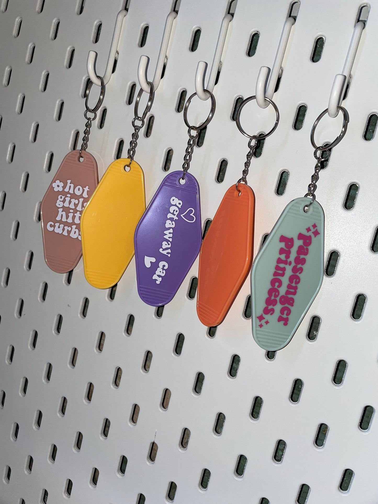 HOT GIRLS MOTEL Keyring | Hot Girls Hit Curbs Hotel Keychain | Cute Personalised Car Key Accessories Retro Hotel Room Keys